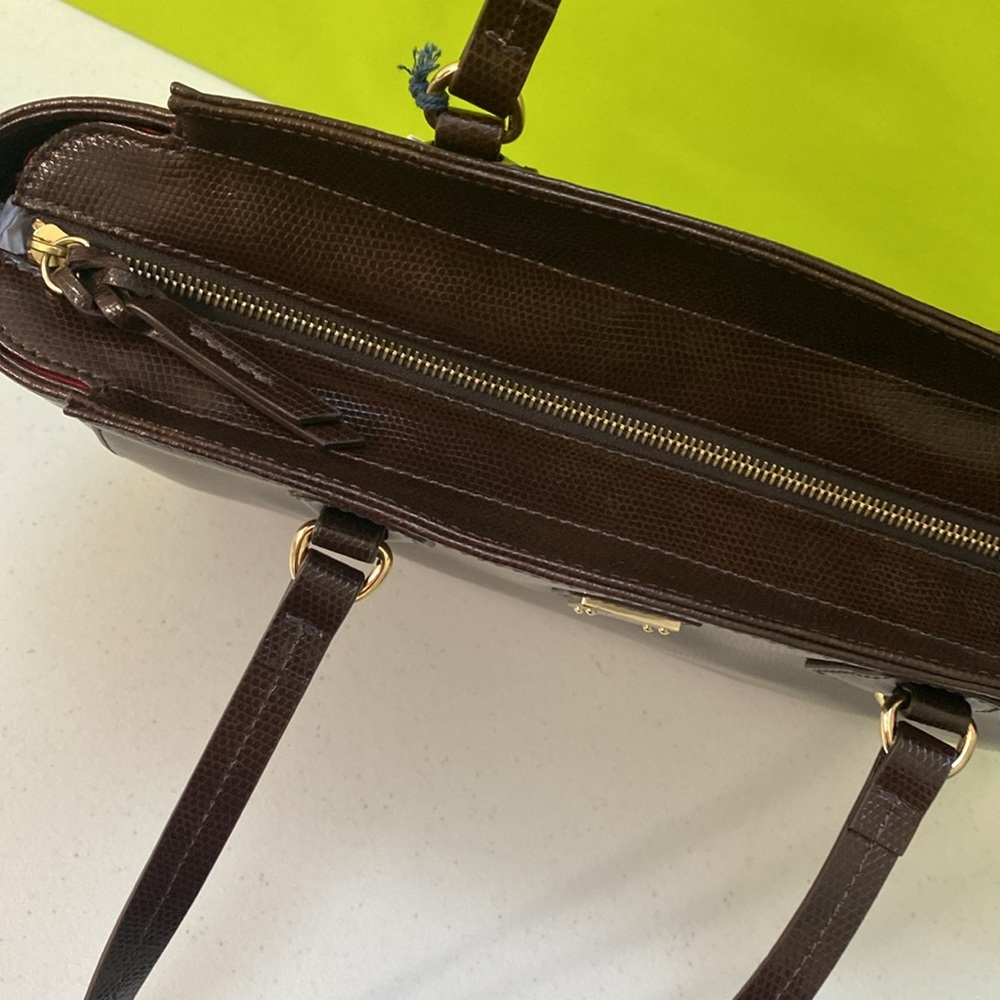 Dooney & Bourke Lizard Embossed Fanny Shoulder Bag & Slim Wristlet Set (2) pc - Picture 6 of 12